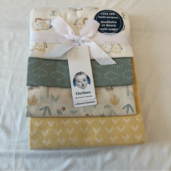 Gerber Other - Gerber Flannel Baby Blankets, little me blanket set & pack 3 muslin blankets